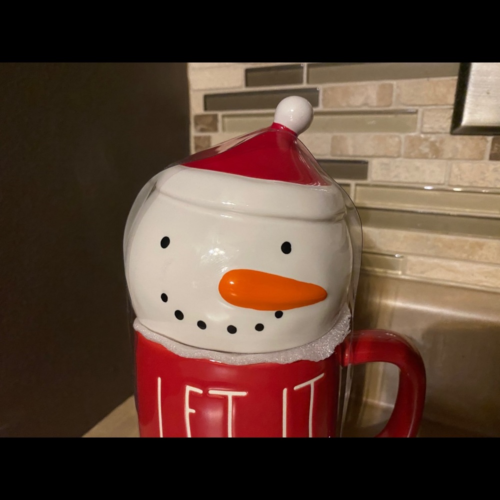 NEW Rae Dunn LET IT SNOW Mug with Topper